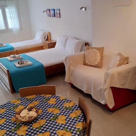 Celia'S Studio Apartman Néa Péramos Kültér fotó