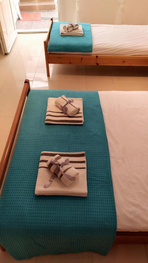 Celia'S Studio Apartman Néa Péramos Kültér fotó